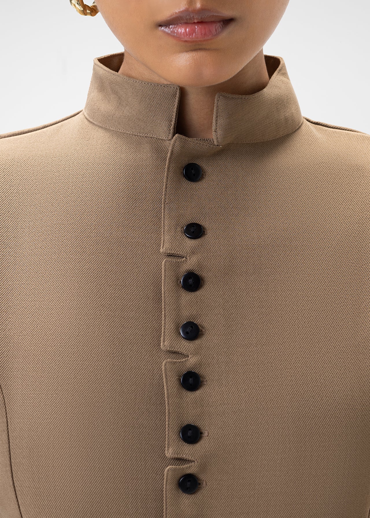 MANDARIN COLLAR  STRUCTURED SNAP TOP