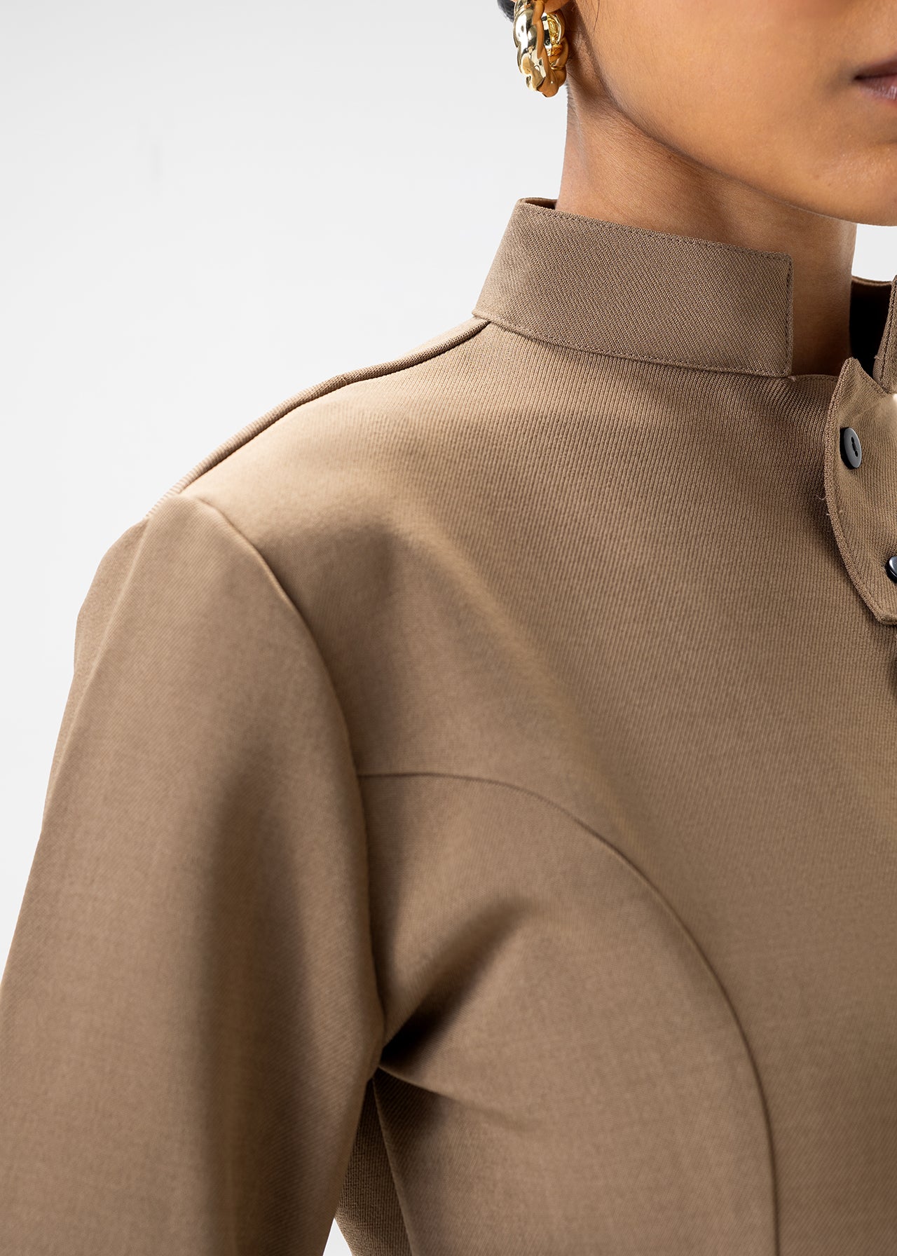 MANDARIN COLLAR  STRUCTURED SNAP TOP