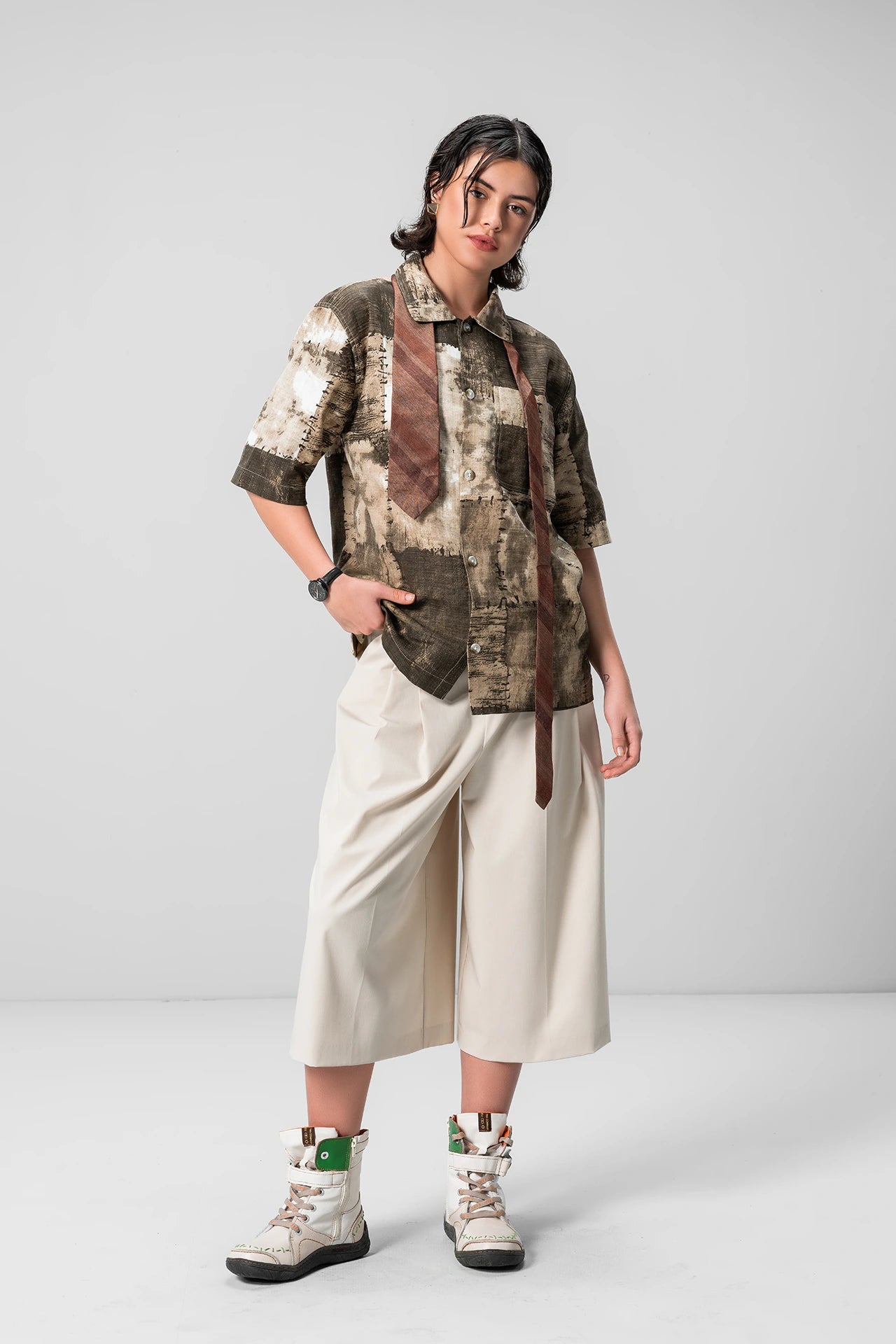 BROWN PRINT SHIRT