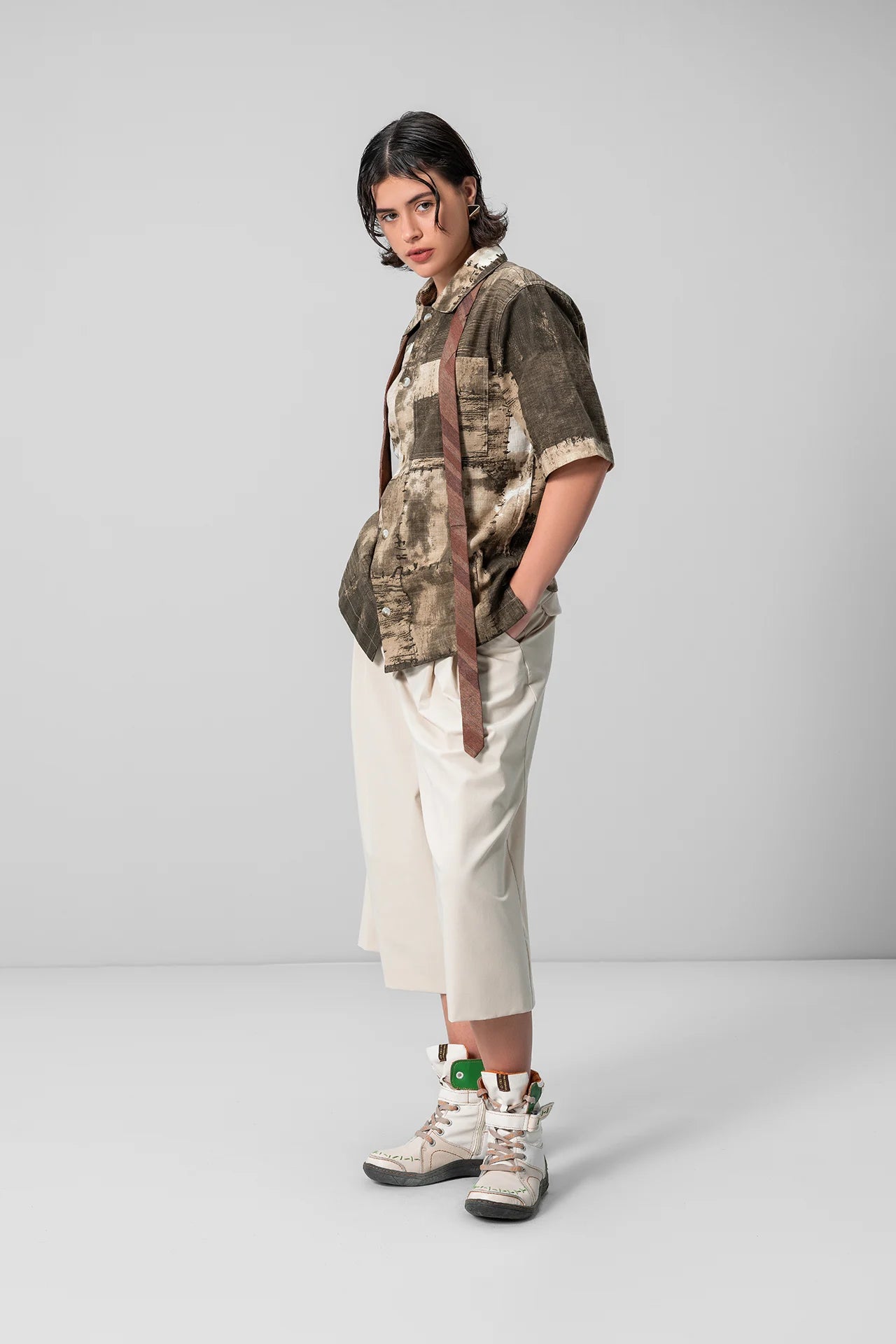 BROWN PRINT SHIRT