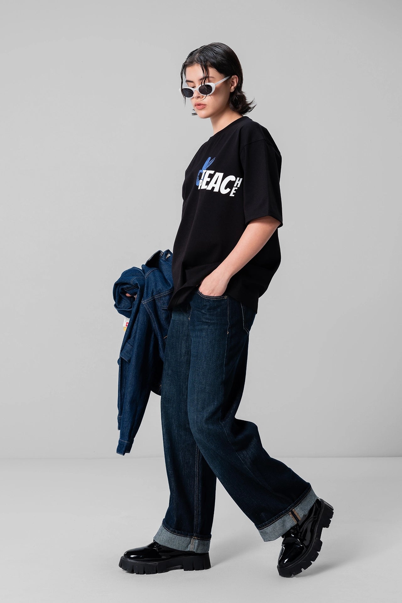 BLACK PEACE T-SHIRT