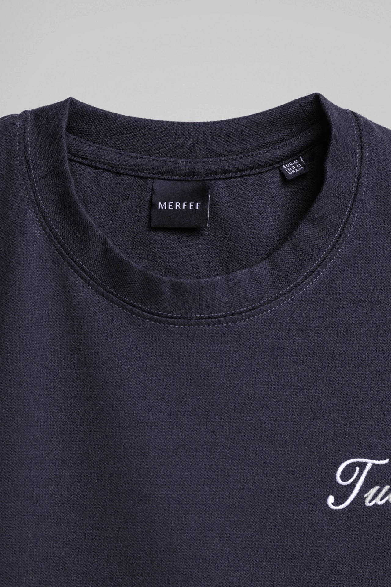 EMBROIDERY PRINT T-SHIRT