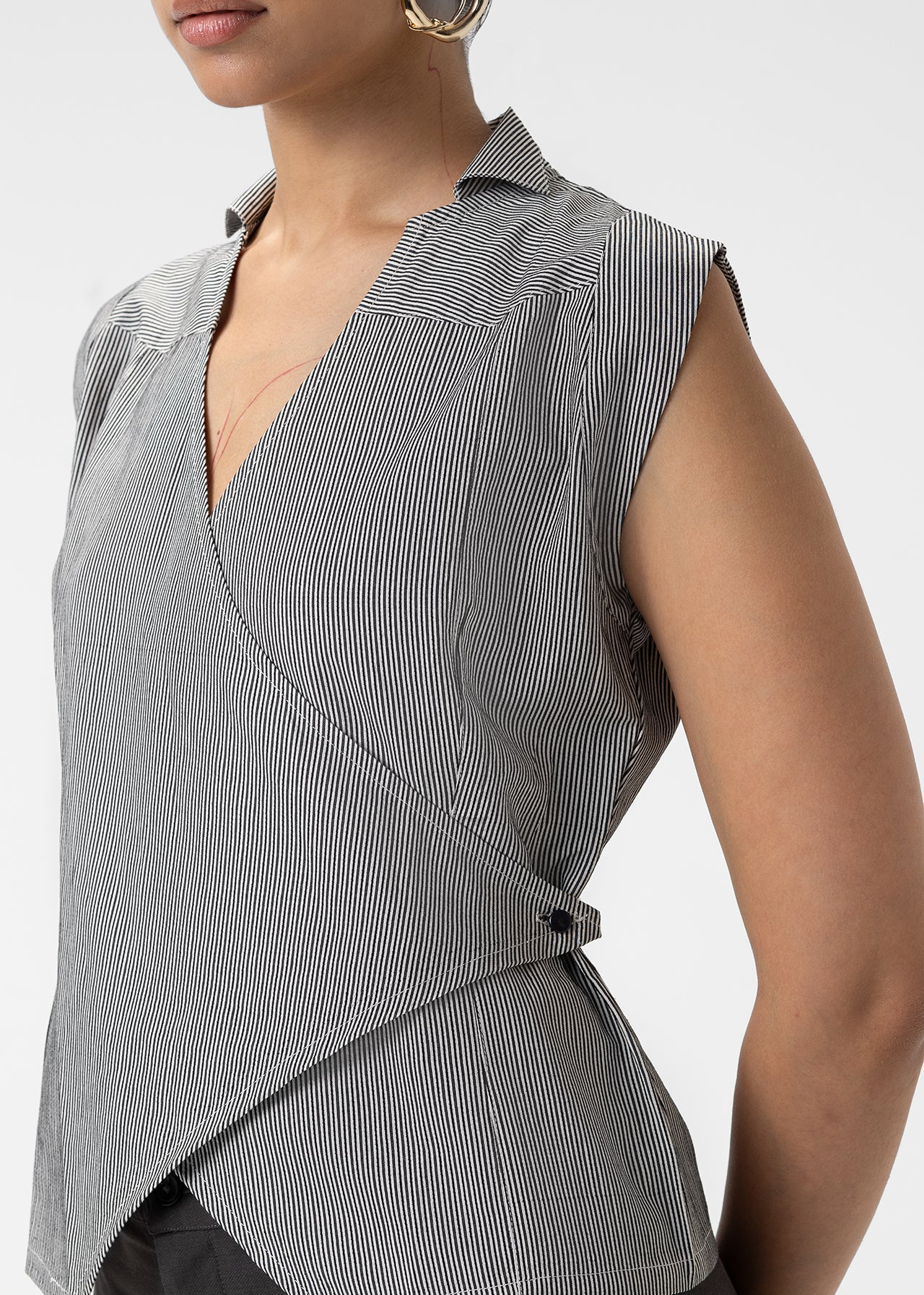 WRAP COLLAR TAILORED TOP