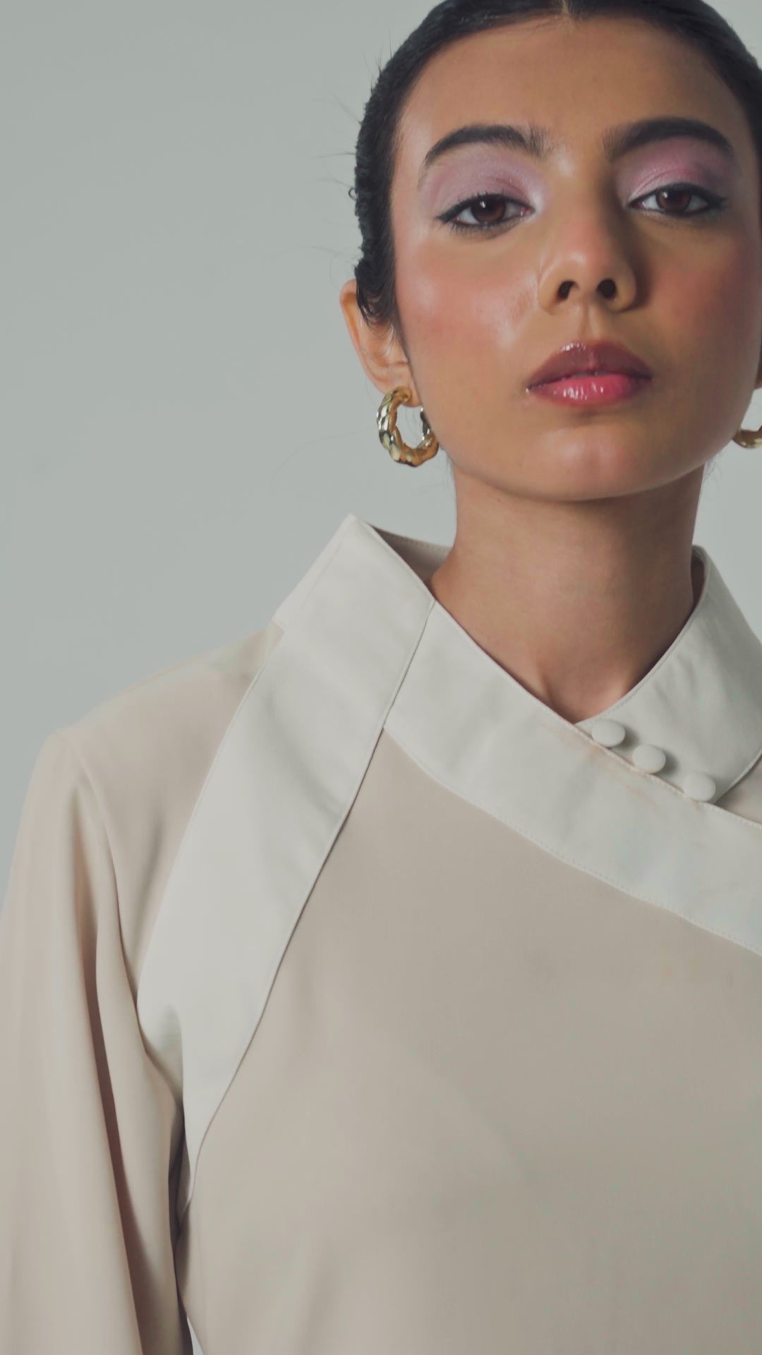 HIGH NECK PANELLED TOP